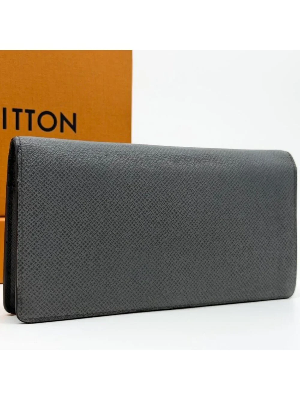 Louis Vuitton Portefeuille Brazza Taiga Leather Gray Bifold Wallet